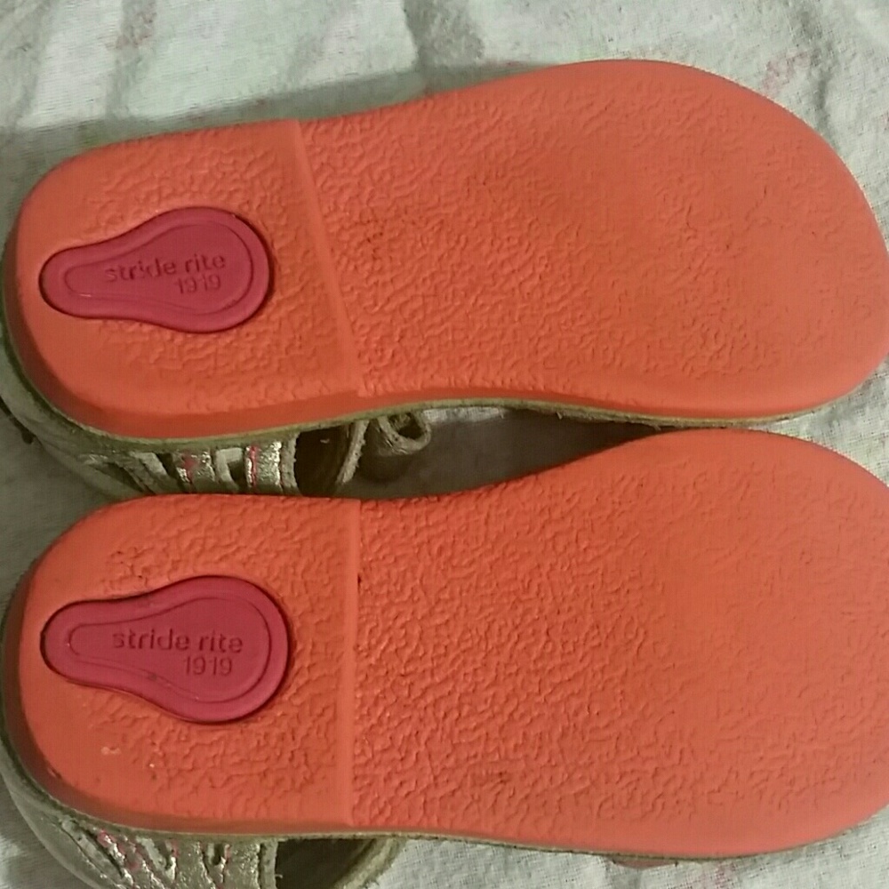 Stride Rite Medallion Collection Amora Sandals. - Picture 3 of 3
